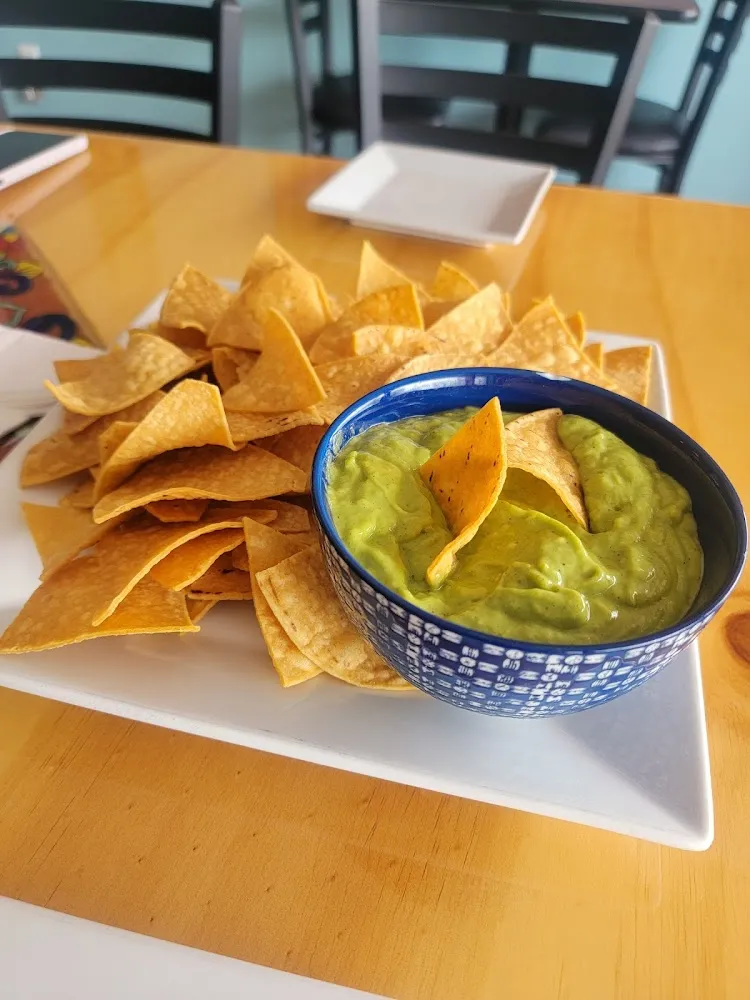 Guacamole Talavera Con Totopos Tort Chips